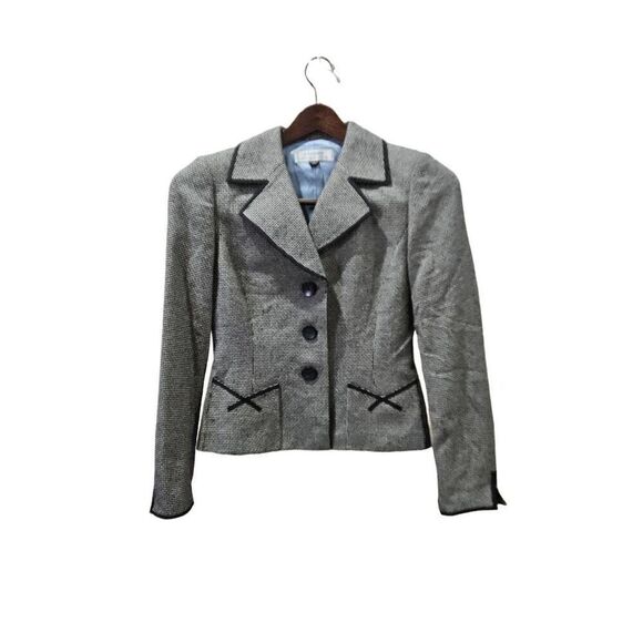 Tahari 4 skirt suit - Picture 14 of 16